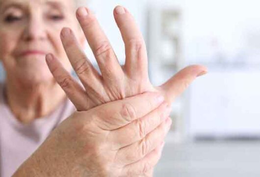 Arthritis in Hands: Signs, Complications and How Can You Manage It