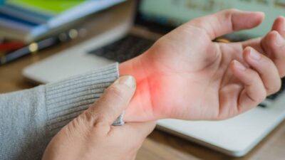 Living with Carpal Tunnel? Here’s How to Treat It